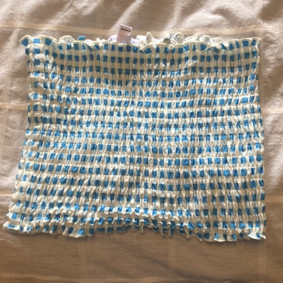 Blue and white size medium cropped tank - Picture 4 of 5